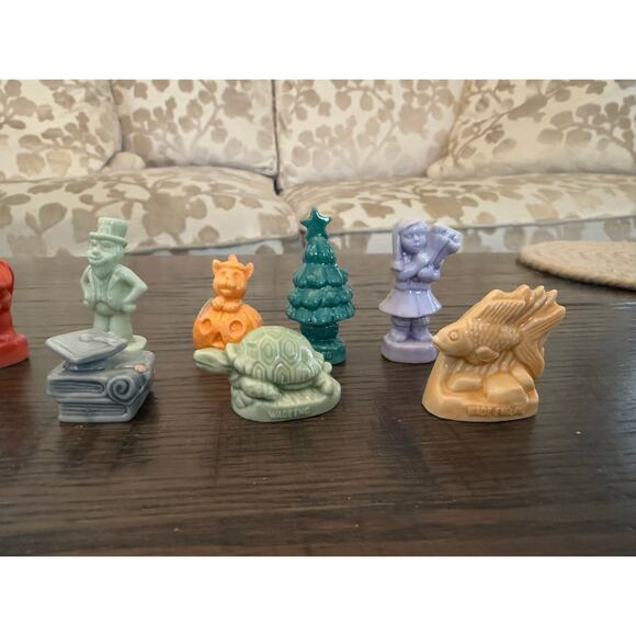 Vintage Wade Whimsies Glass Figurines – Lot of 17 - England - Picture 4 of 8
